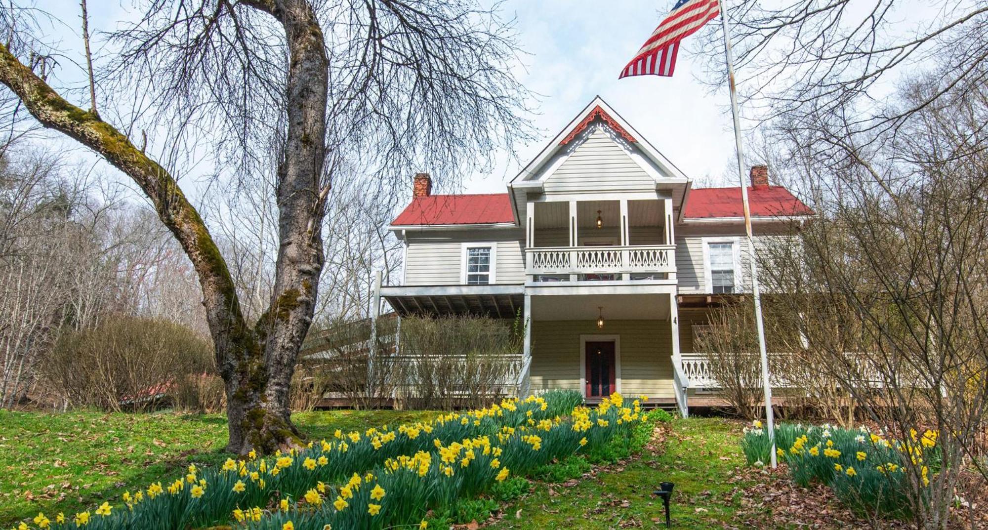 Moore House Inn & Cabins Marlinton Εξωτερικό φωτογραφία