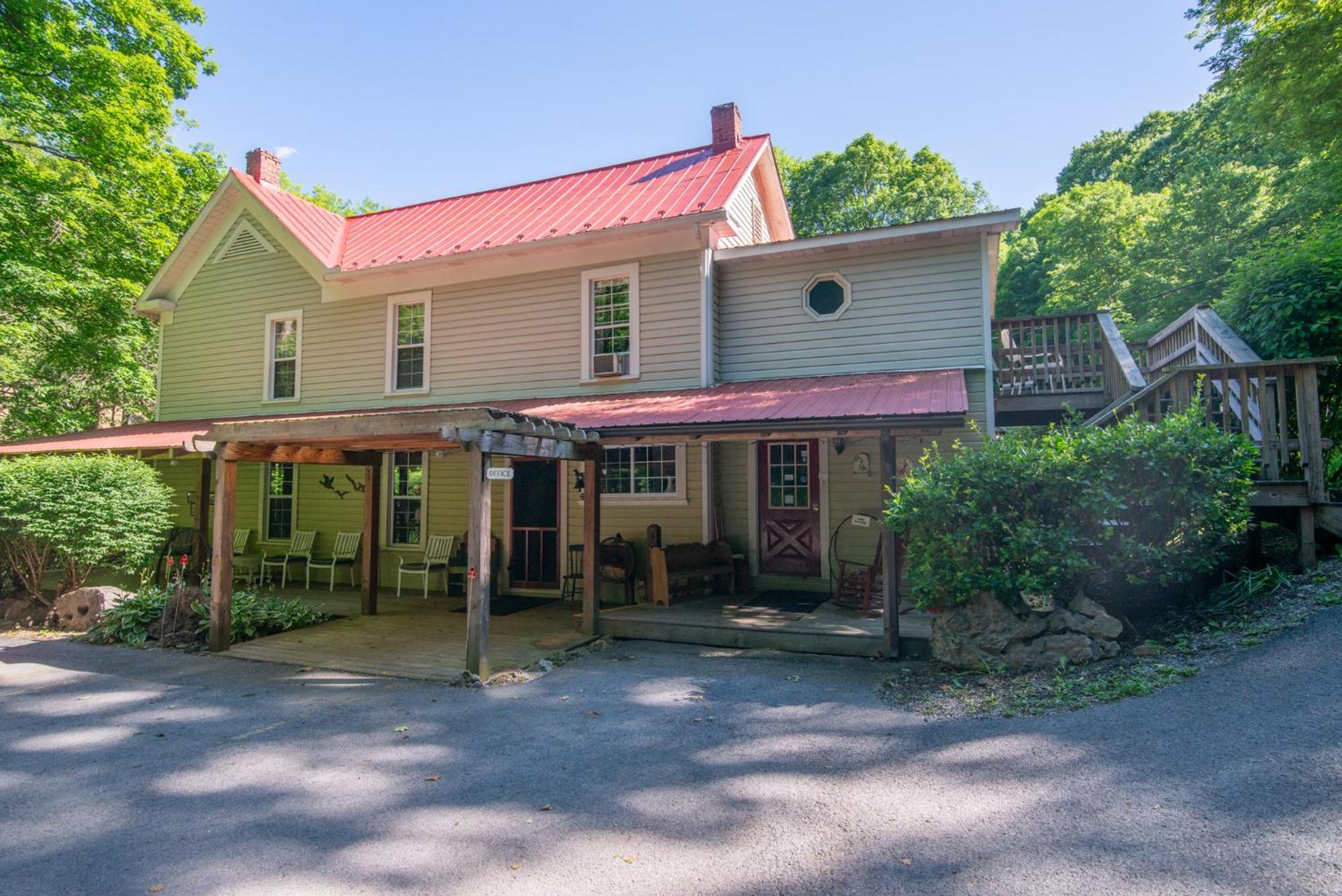 Moore House Inn & Cabins Marlinton Εξωτερικό φωτογραφία