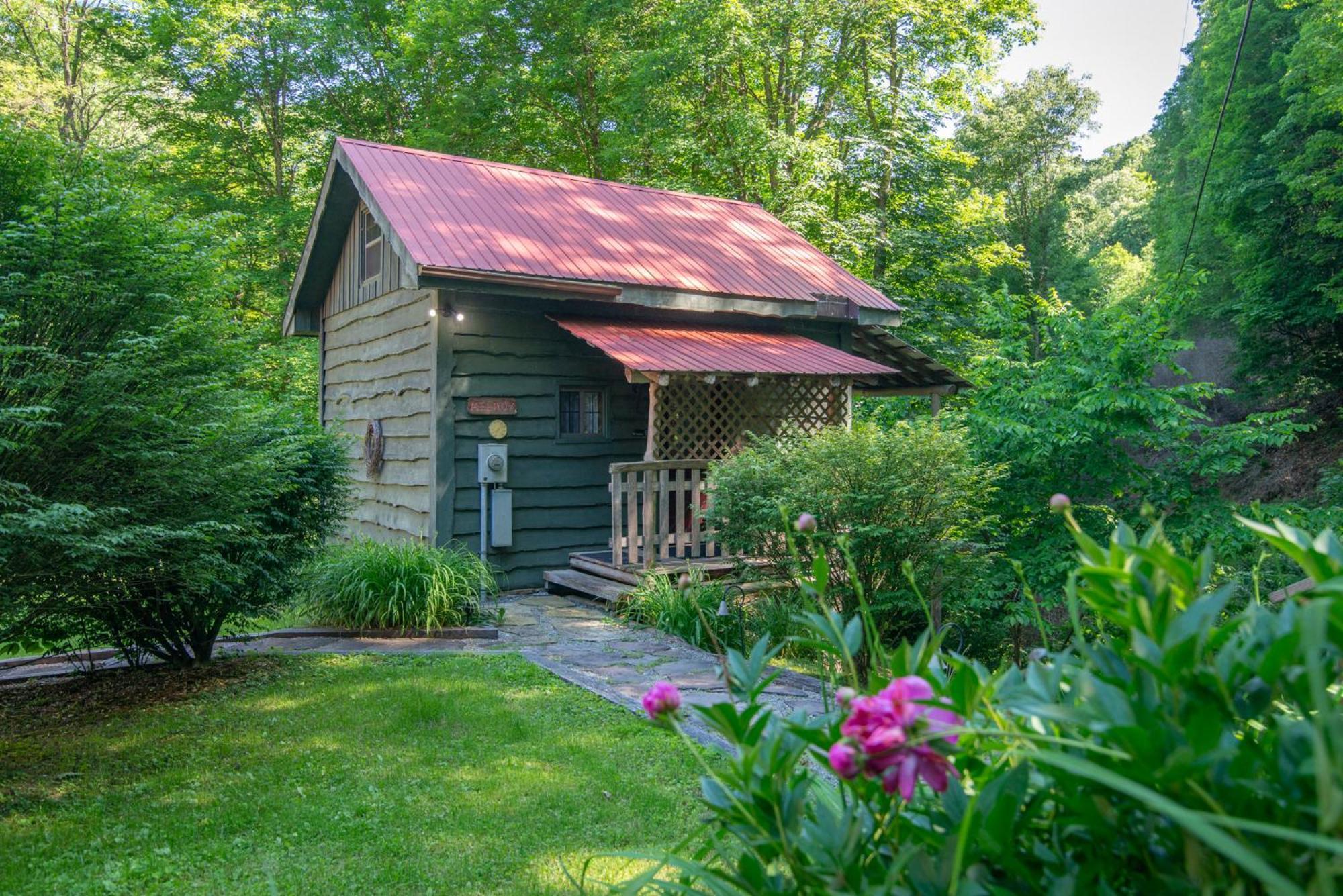 Moore House Inn & Cabins Marlinton Εξωτερικό φωτογραφία