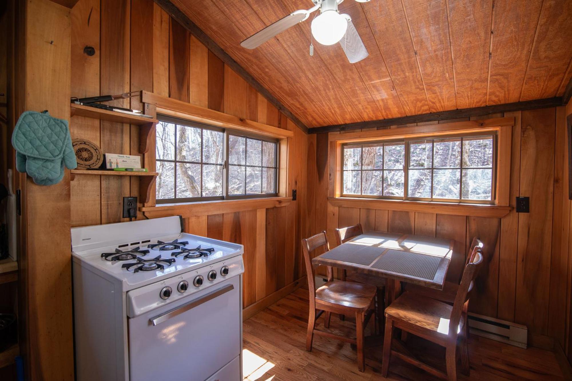 Moore House Inn & Cabins Marlinton Δωμάτιο φωτογραφία