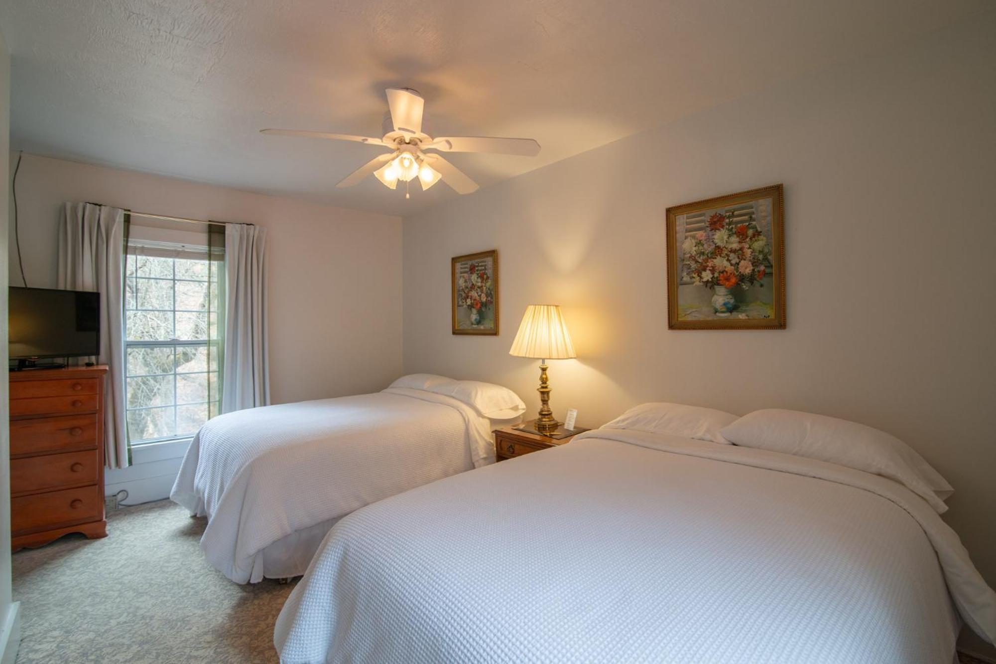 Moore House Inn & Cabins Marlinton Δωμάτιο φωτογραφία