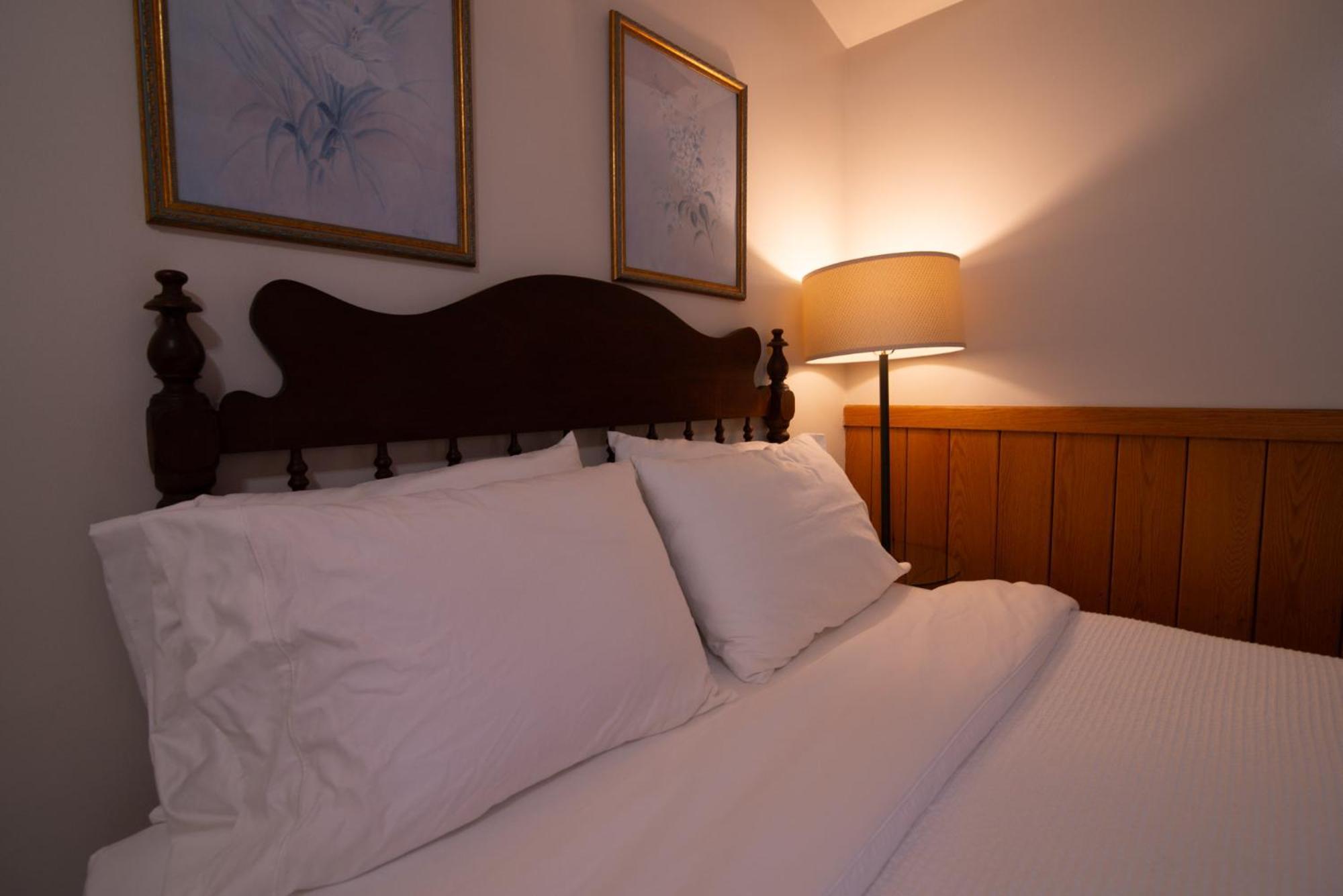 Moore House Inn & Cabins Marlinton Δωμάτιο φωτογραφία