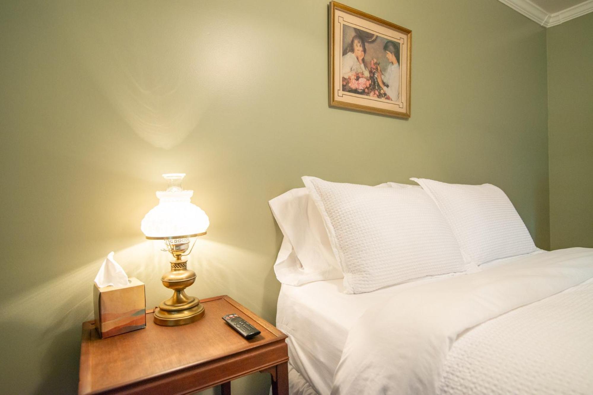 Moore House Inn & Cabins Marlinton Δωμάτιο φωτογραφία